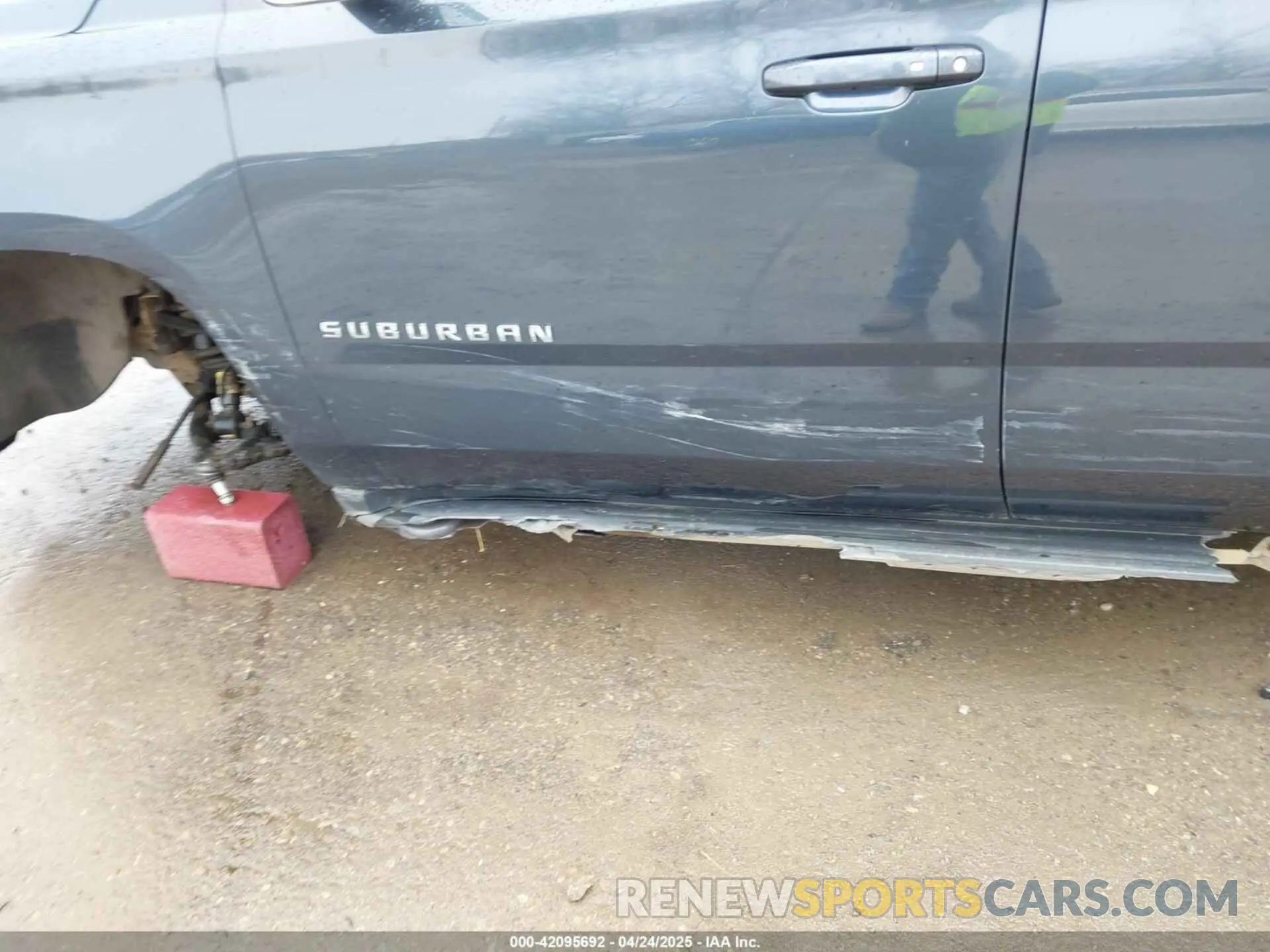 20 fotografías del automóvil dañado 1GNSKHKC1KR241449 CHEVROLET SUBURBAN 2019