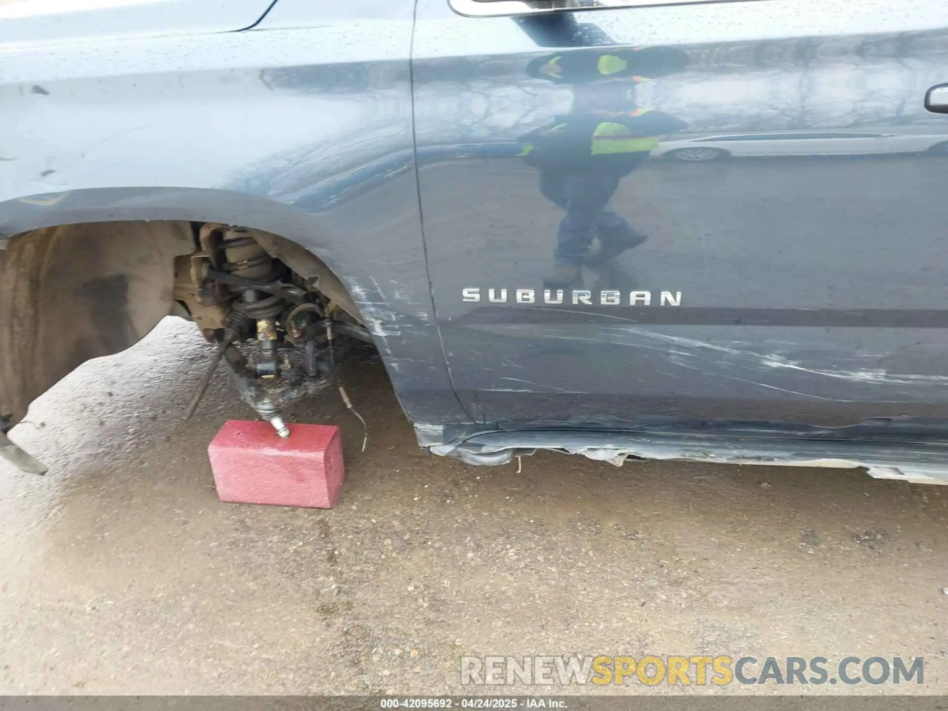 21 fotografías del automóvil dañado 1GNSKHKC1KR241449 CHEVROLET SUBURBAN 2019