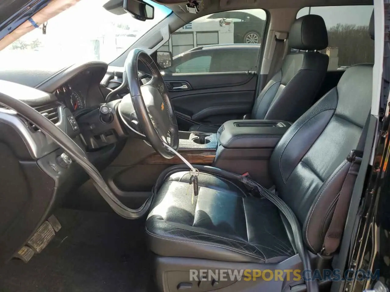 7 fotografías del automóvil dañado 1GNSKHKC2KR106707 CHEVROLET SUBURBAN 2019