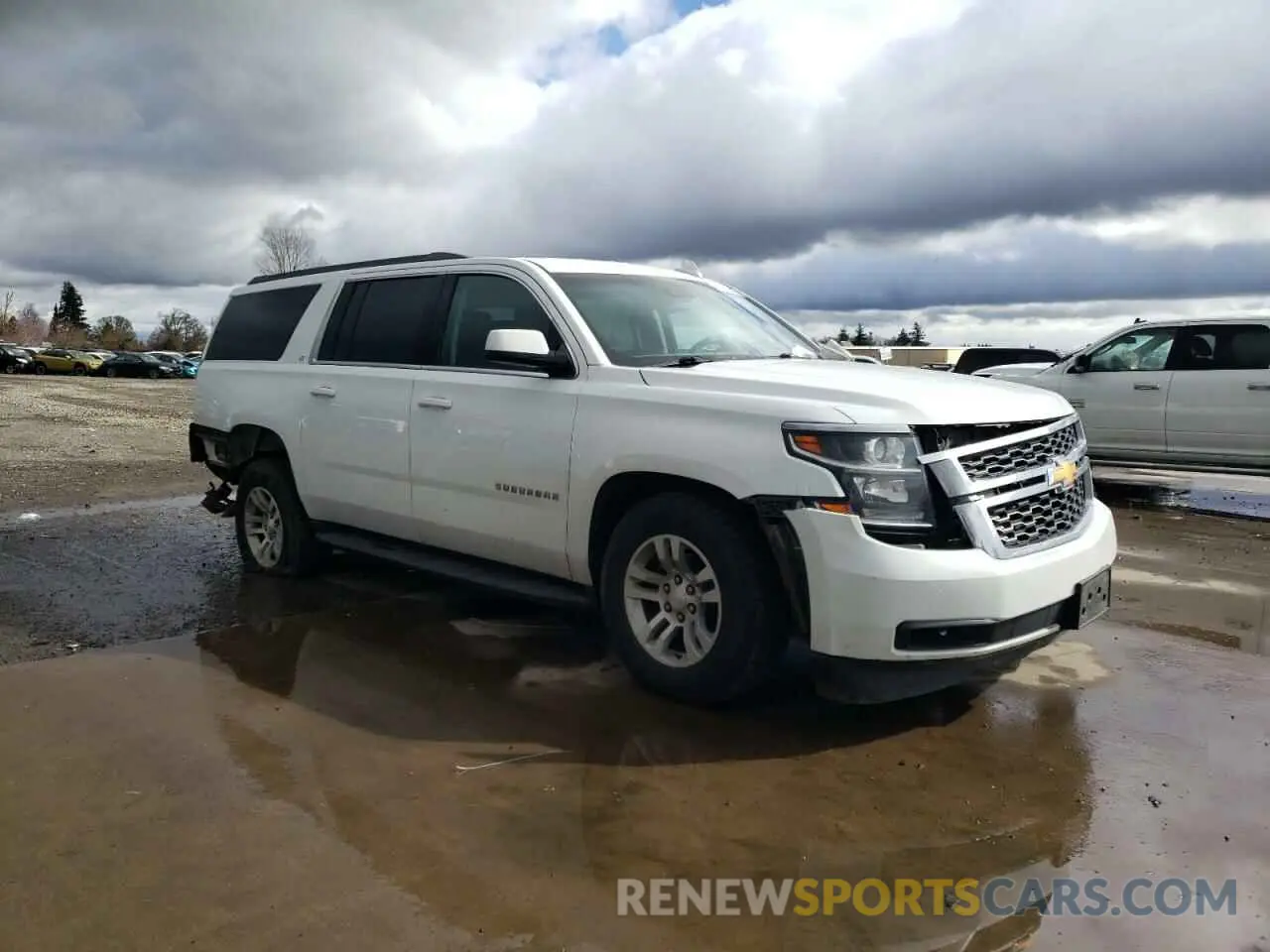 4 fotografías del automóvil dañado 1GNSKHKC2KR140923 CHEVROLET SUBURBAN 2019
