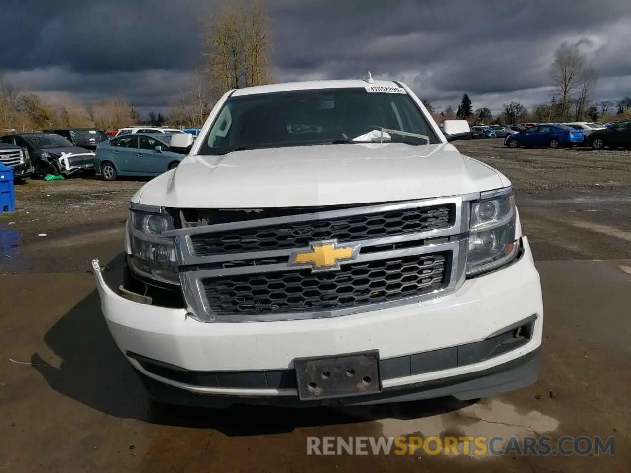 5 fotografías del automóvil dañado 1GNSKHKC2KR140923 CHEVROLET SUBURBAN 2019