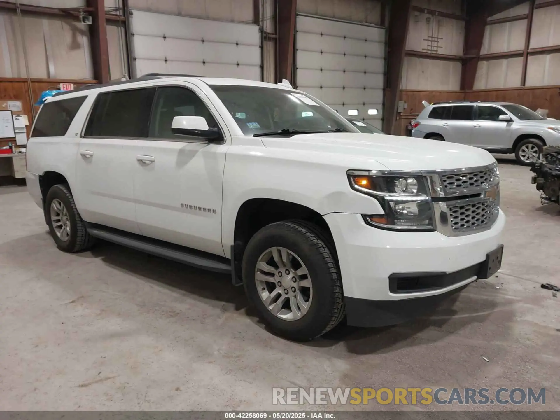 1 fotografías del automóvil dañado 1GNSKHKC2KR250273 CHEVROLET SUBURBAN 2019