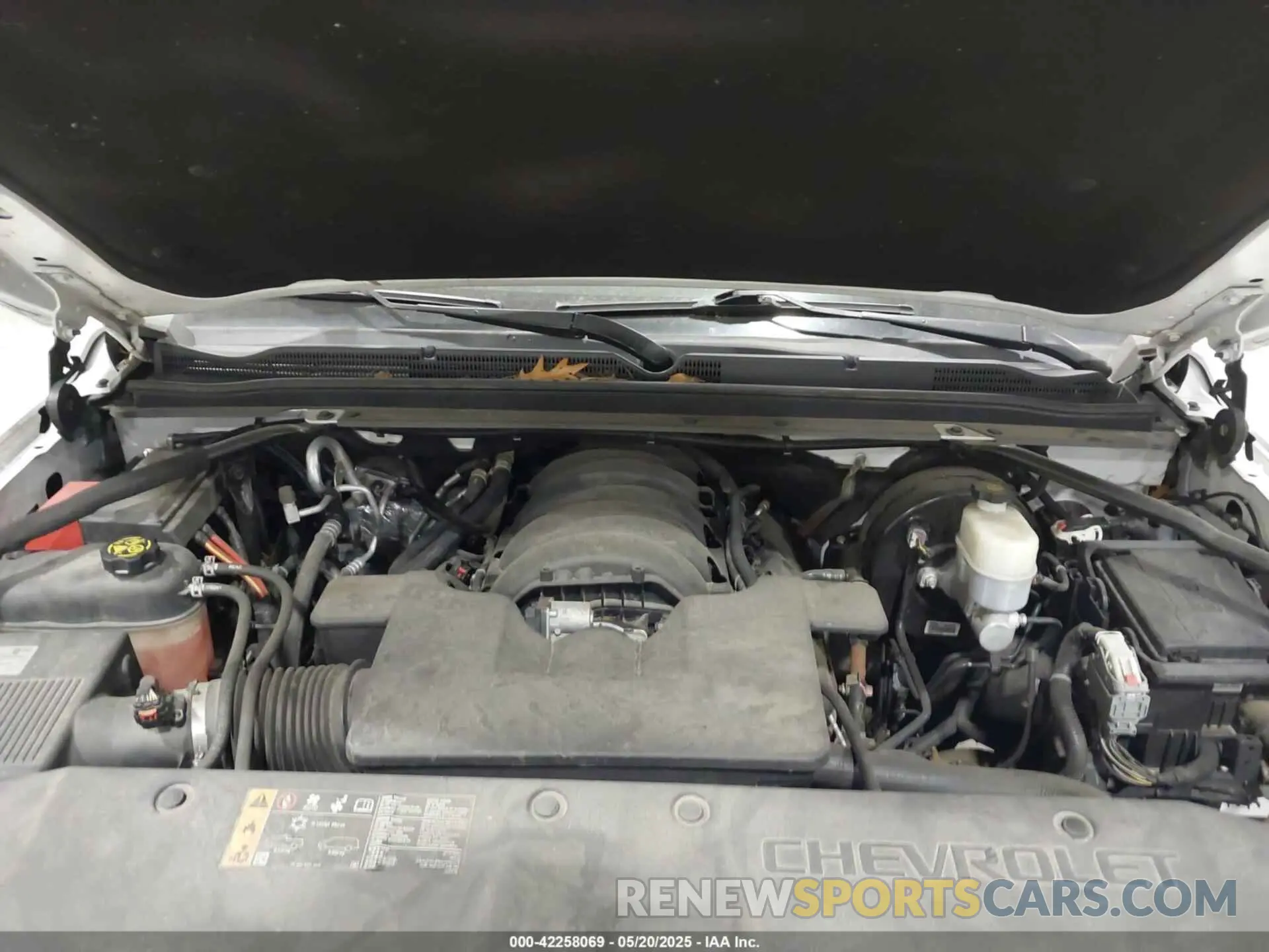 10 fotografías del automóvil dañado 1GNSKHKC2KR250273 CHEVROLET SUBURBAN 2019