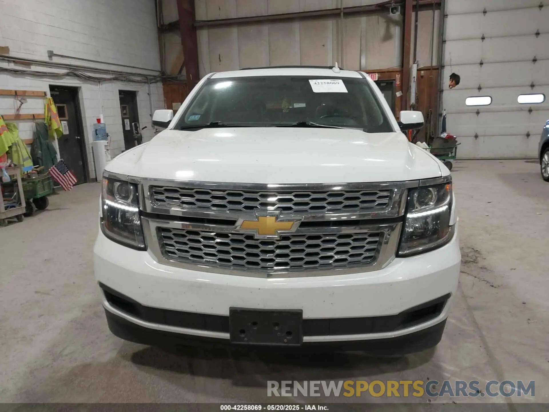 12 fotografías del automóvil dañado 1GNSKHKC2KR250273 CHEVROLET SUBURBAN 2019