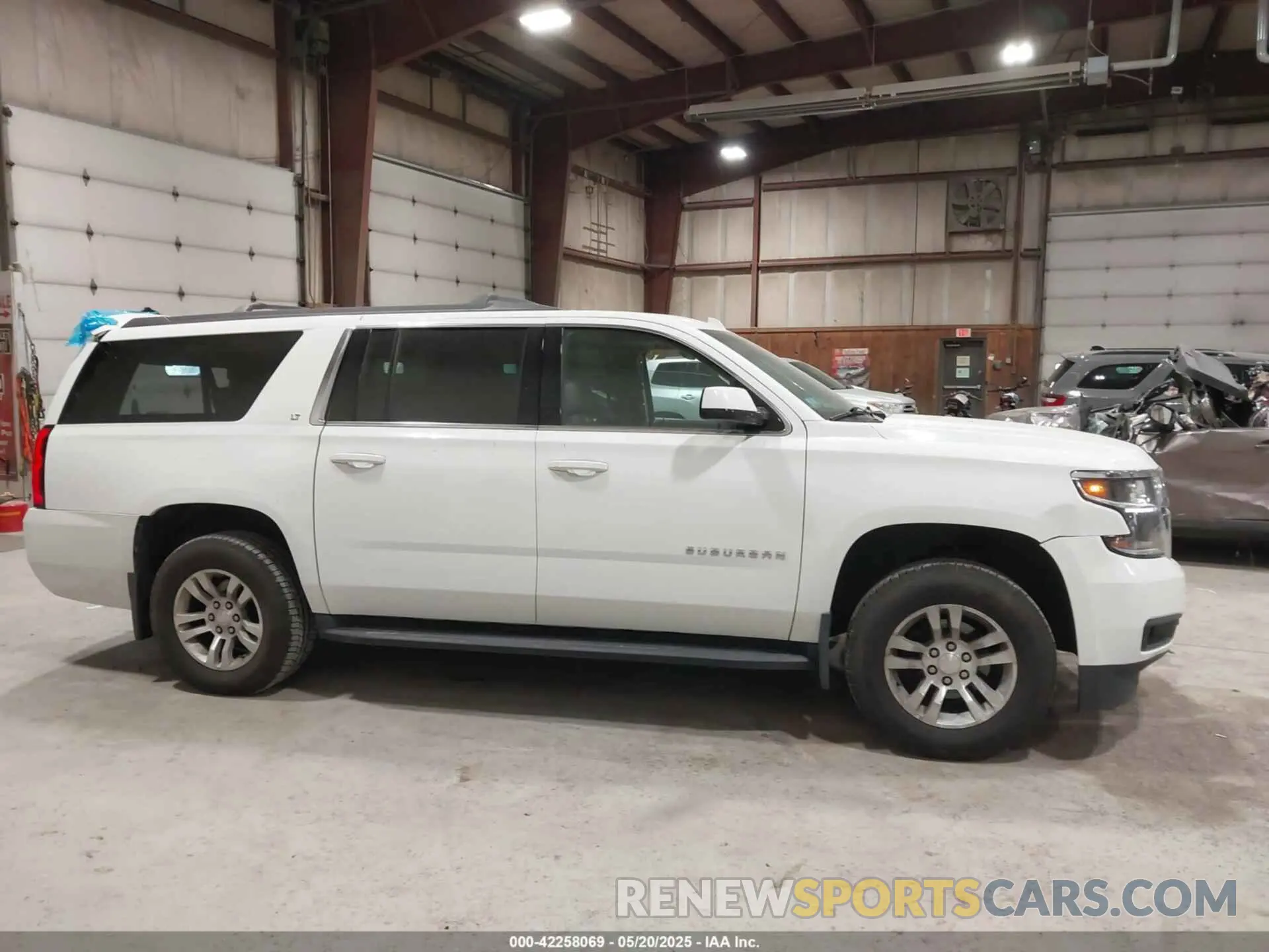 13 fotografías del automóvil dañado 1GNSKHKC2KR250273 CHEVROLET SUBURBAN 2019