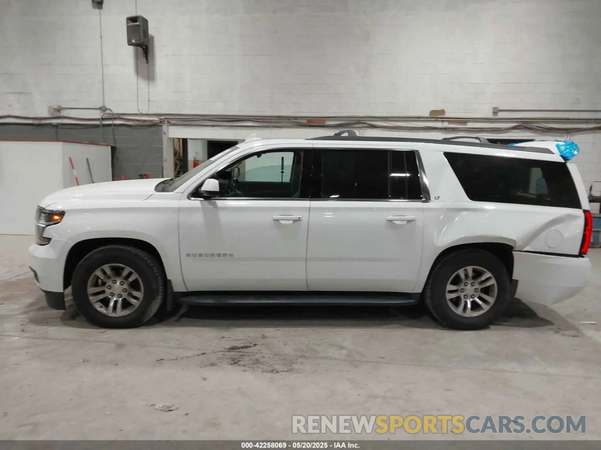 14 fotografías del automóvil dañado 1GNSKHKC2KR250273 CHEVROLET SUBURBAN 2019