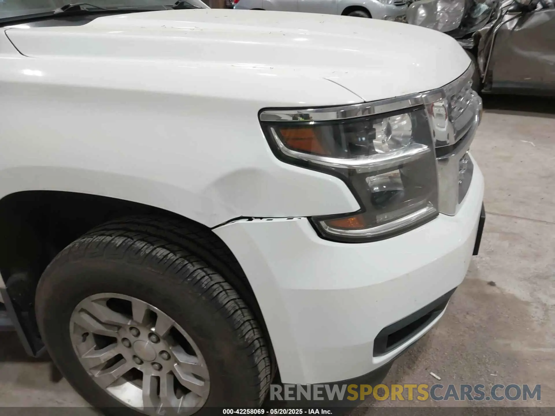 20 fotografías del automóvil dañado 1GNSKHKC2KR250273 CHEVROLET SUBURBAN 2019