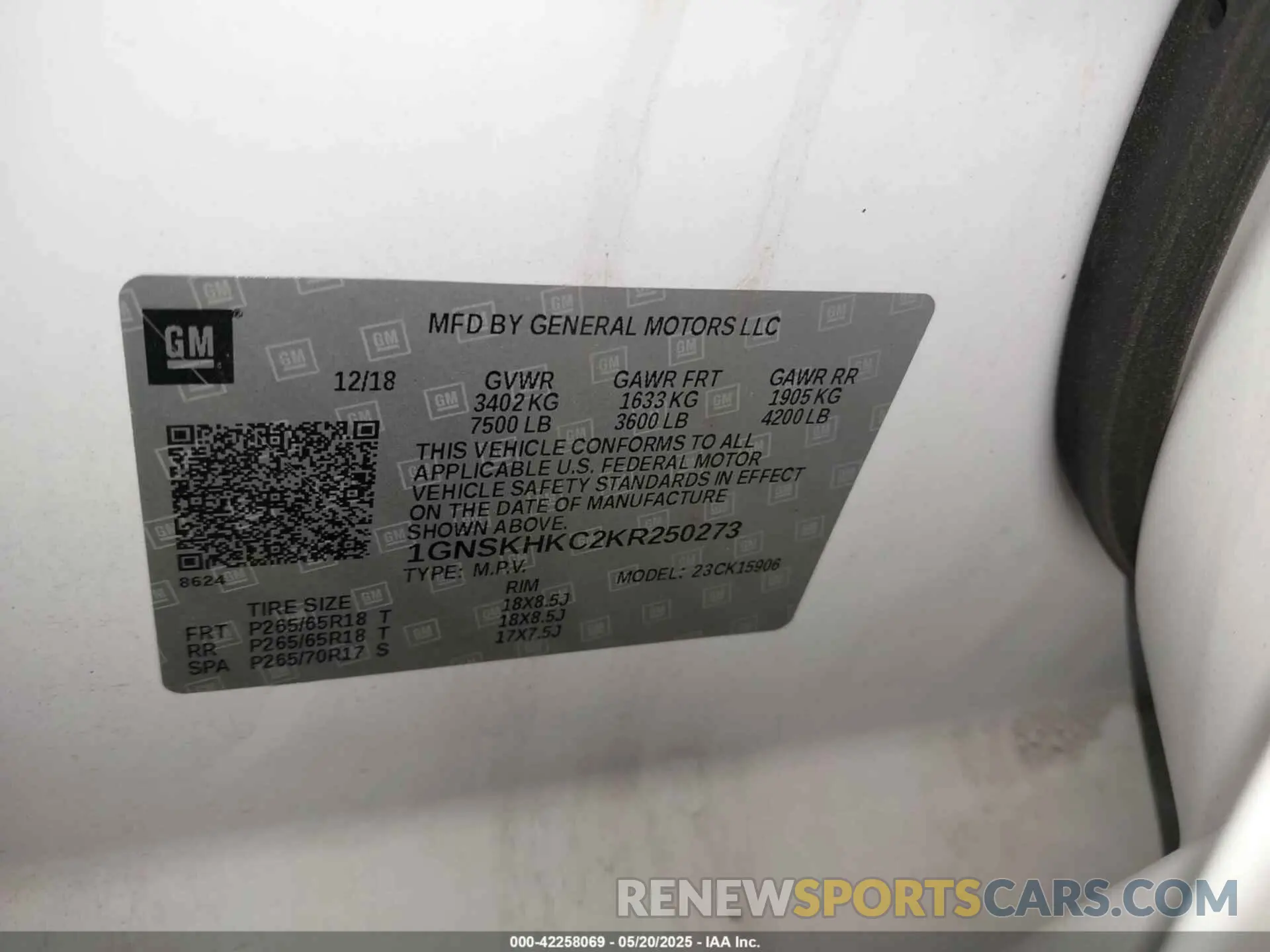 9 fotografías del automóvil dañado 1GNSKHKC2KR250273 CHEVROLET SUBURBAN 2019