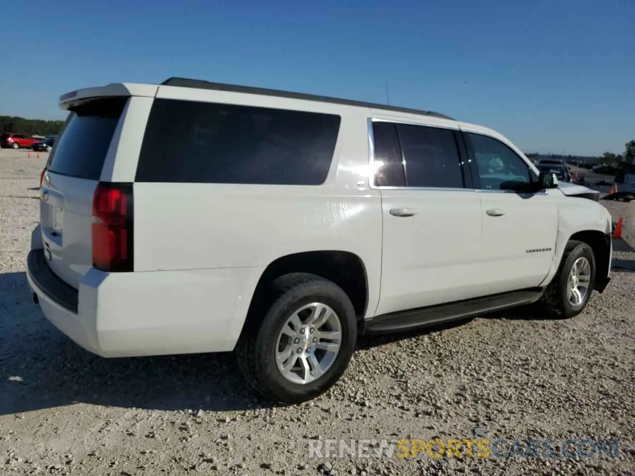 3 fotografías del automóvil dañado 1GNSKHKC2KR346694 CHEVROLET SUBURBAN 2019