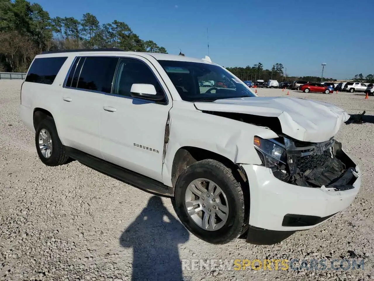 4 fotografías del automóvil dañado 1GNSKHKC2KR346694 CHEVROLET SUBURBAN 2019