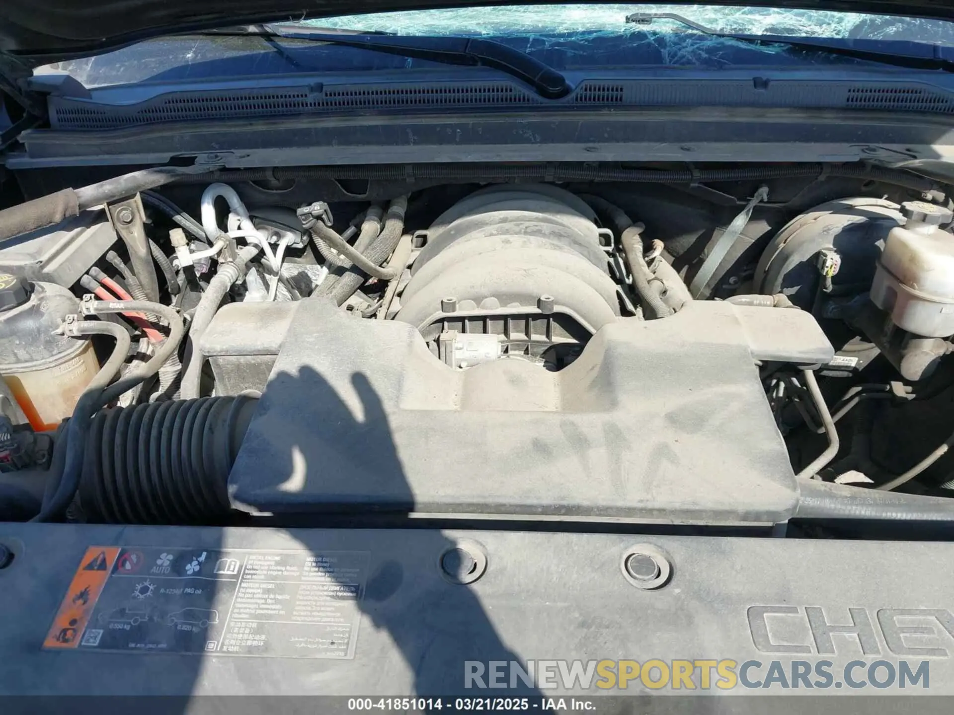 10 fotografías del automóvil dañado 1GNSKHKC3KR285095 CHEVROLET SUBURBAN 2019