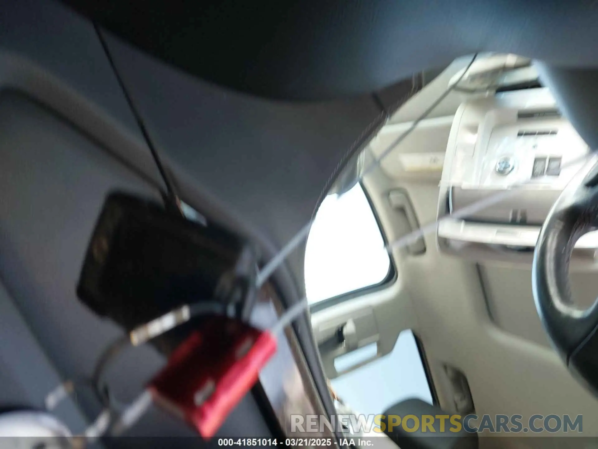 11 fotografías del automóvil dañado 1GNSKHKC3KR285095 CHEVROLET SUBURBAN 2019