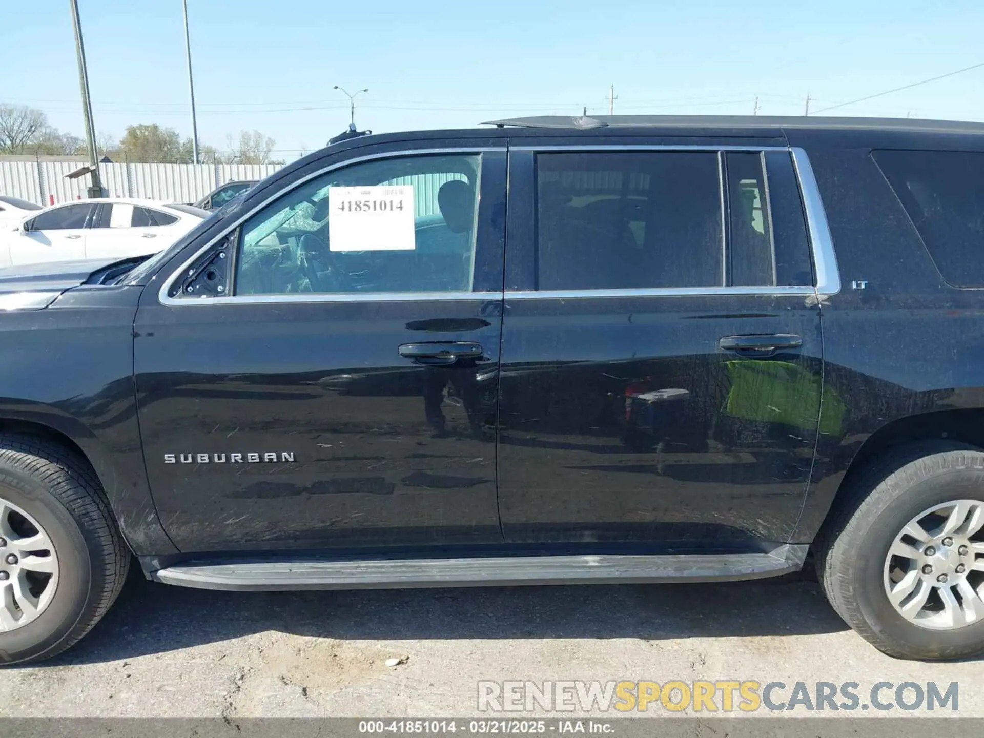 14 fotografías del automóvil dañado 1GNSKHKC3KR285095 CHEVROLET SUBURBAN 2019