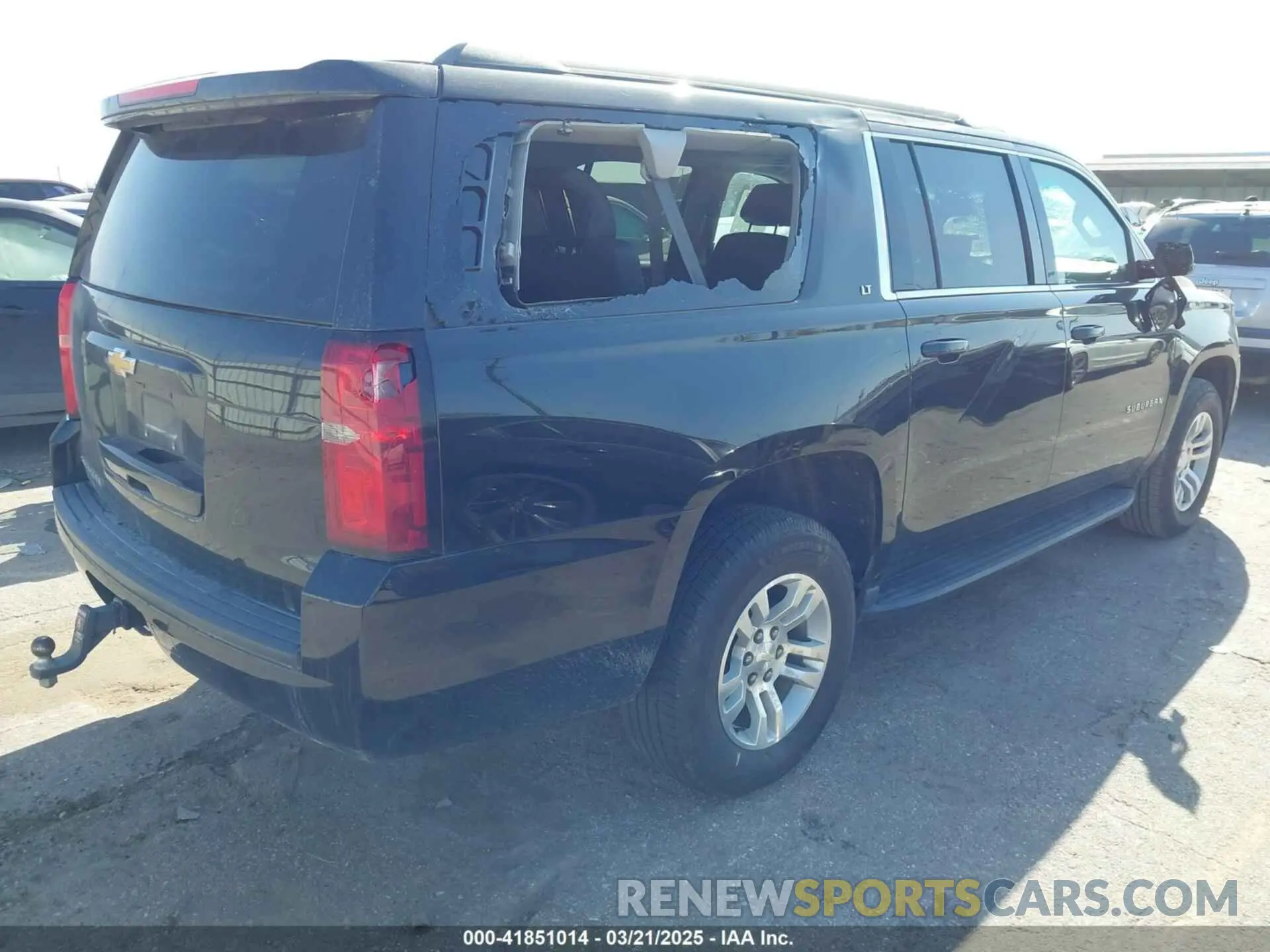 4 fotografías del automóvil dañado 1GNSKHKC3KR285095 CHEVROLET SUBURBAN 2019
