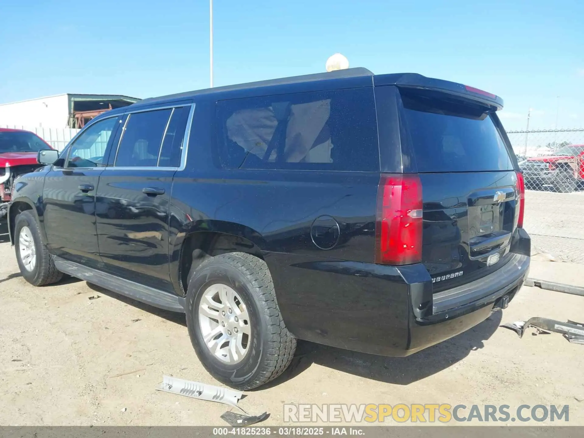 3 fotografías del automóvil dañado 1GNSKHKC3KR394785 CHEVROLET SUBURBAN 2019