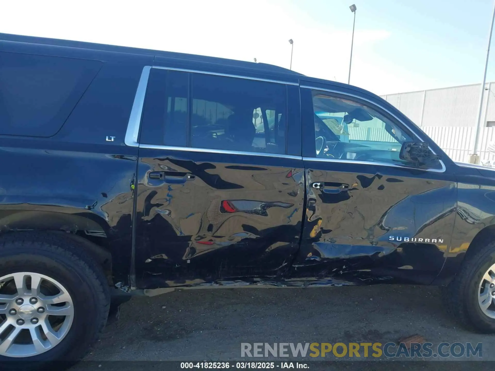 6 fotografías del automóvil dañado 1GNSKHKC3KR394785 CHEVROLET SUBURBAN 2019