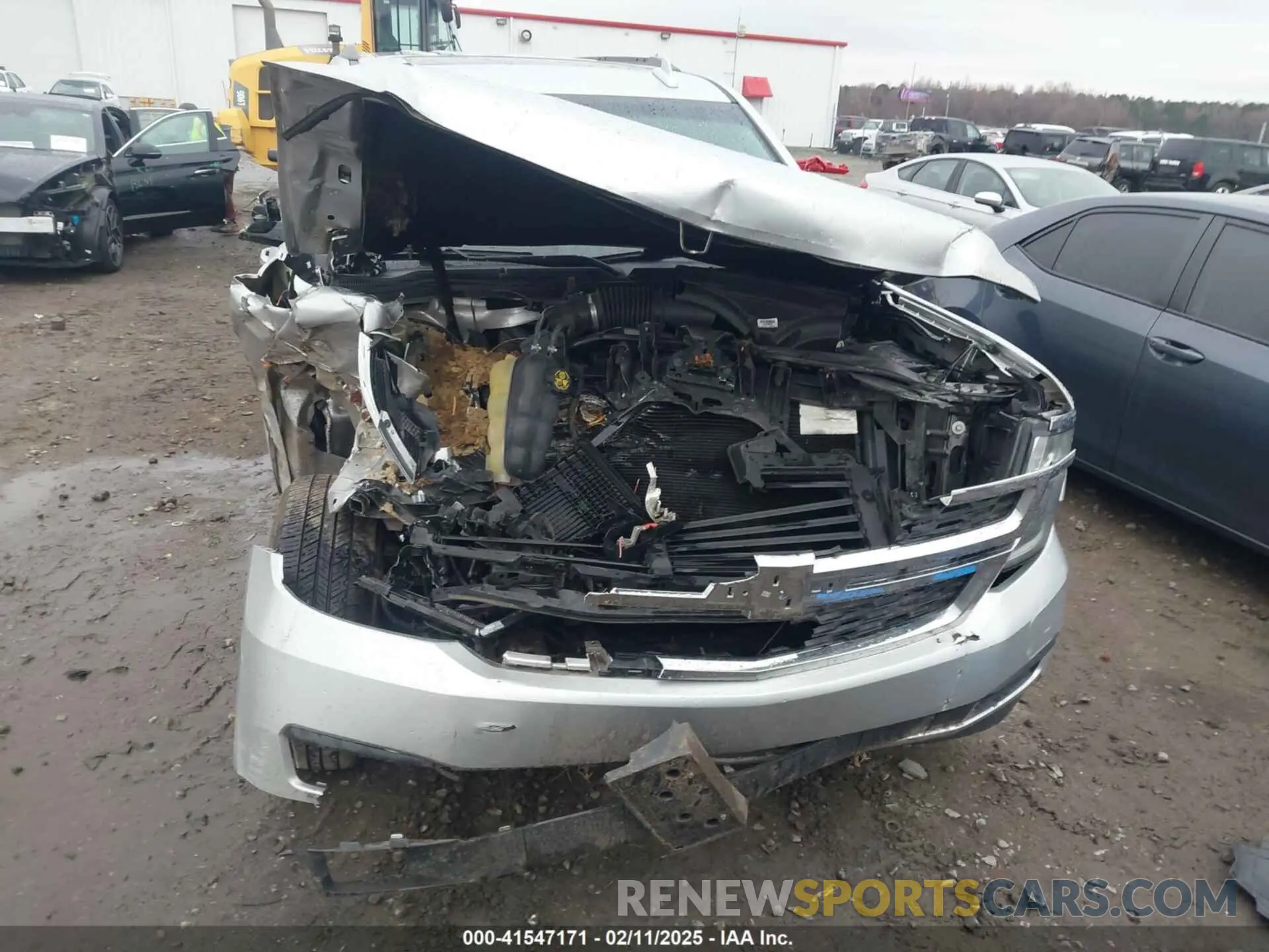 12 fotografías del automóvil dañado 1GNSKHKC6KR278755 CHEVROLET SUBURBAN 2019