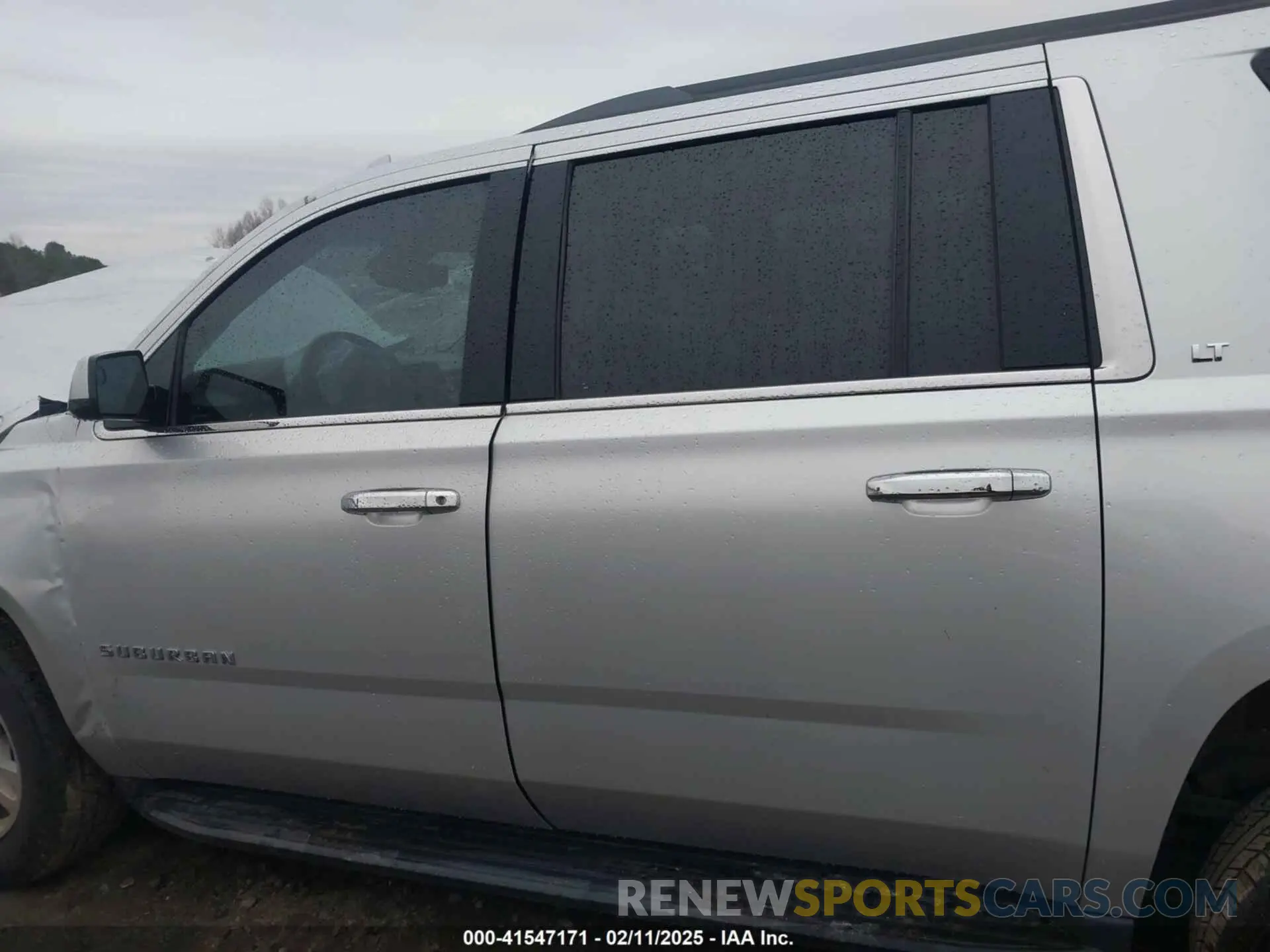 14 fotografías del automóvil dañado 1GNSKHKC6KR278755 CHEVROLET SUBURBAN 2019