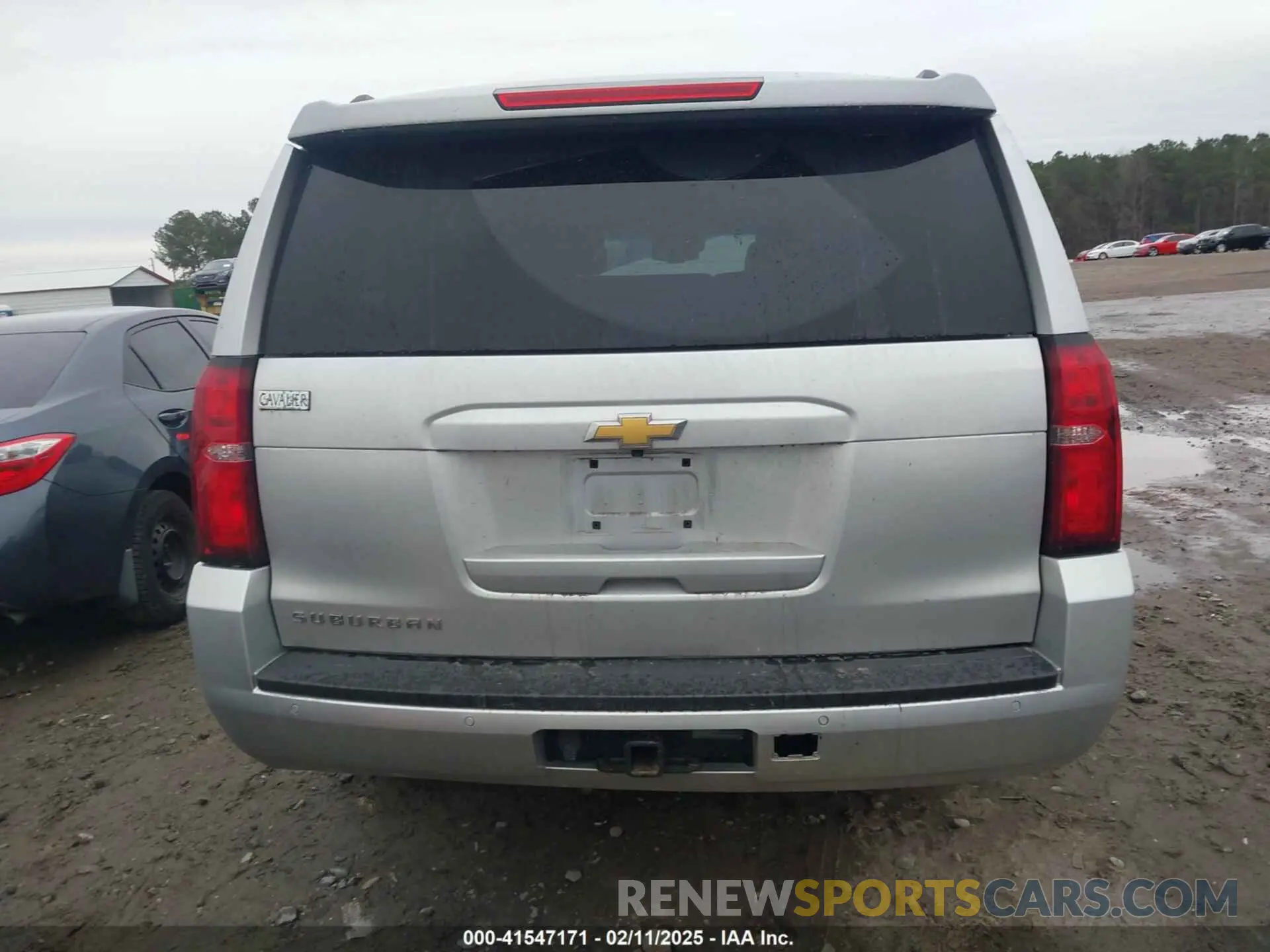 16 fotografías del automóvil dañado 1GNSKHKC6KR278755 CHEVROLET SUBURBAN 2019