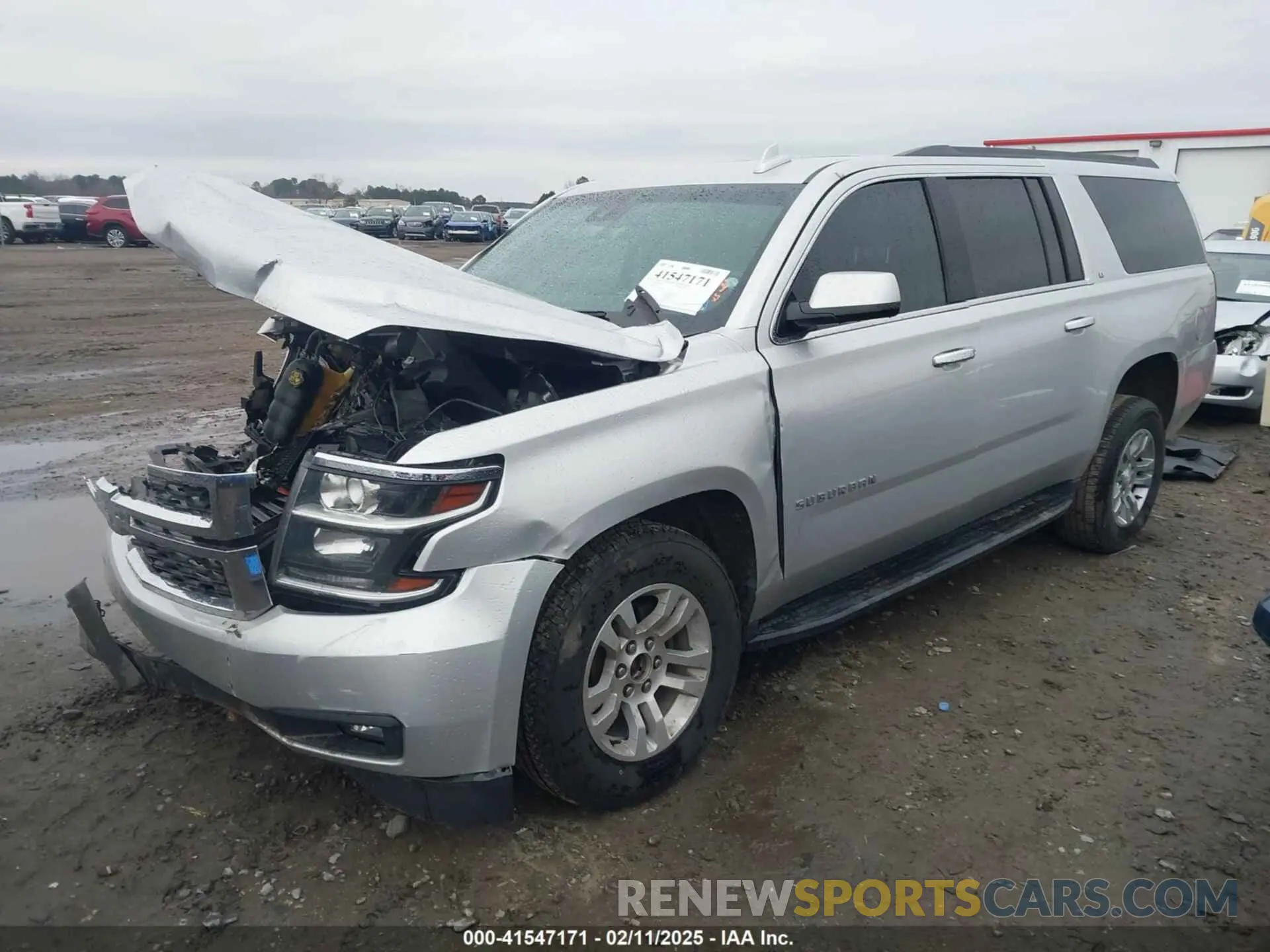 2 fotografías del automóvil dañado 1GNSKHKC6KR278755 CHEVROLET SUBURBAN 2019