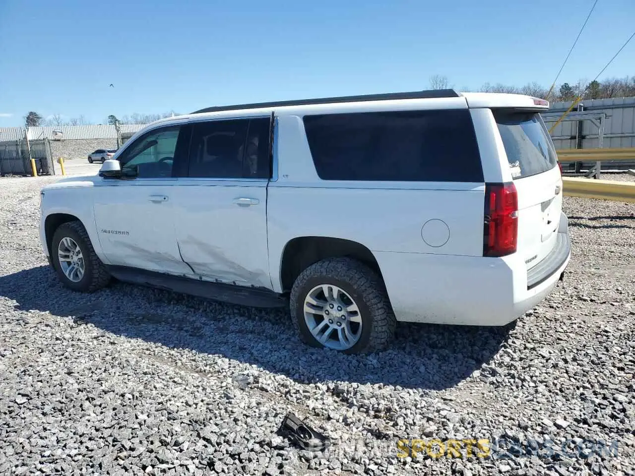 2 fotografías del automóvil dañado 1GNSKHKC6KR283700 CHEVROLET SUBURBAN 2019