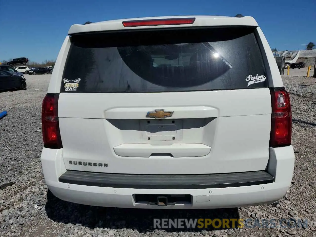 6 fotografías del automóvil dañado 1GNSKHKC6KR283700 CHEVROLET SUBURBAN 2019