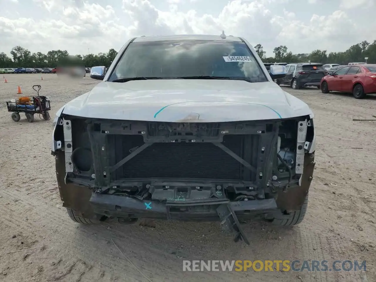 5 fotografías del automóvil dañado 1GNSKHKC6KR335214 CHEVROLET SUBURBAN 2019