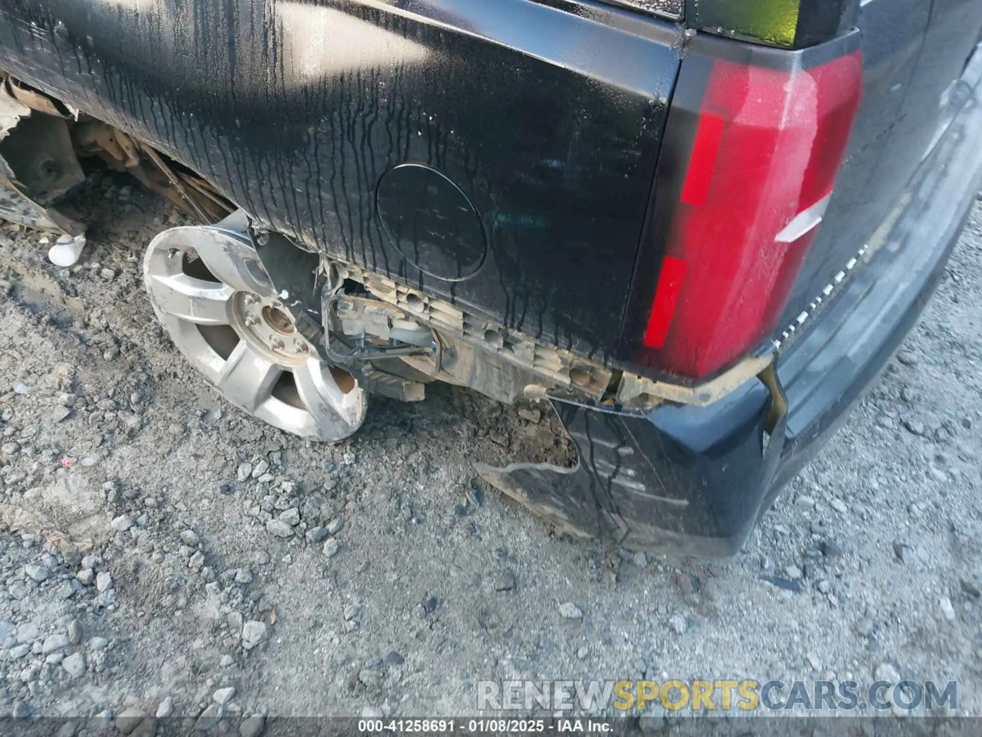 6 fotografías del automóvil dañado 1GNSKHKC7KR163906 CHEVROLET SUBURBAN 2019