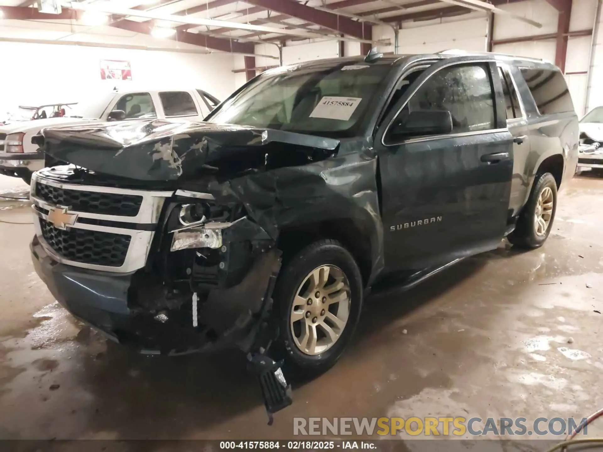2 fotografías del automóvil dañado 1GNSKHKC7KR166918 CHEVROLET SUBURBAN 2019