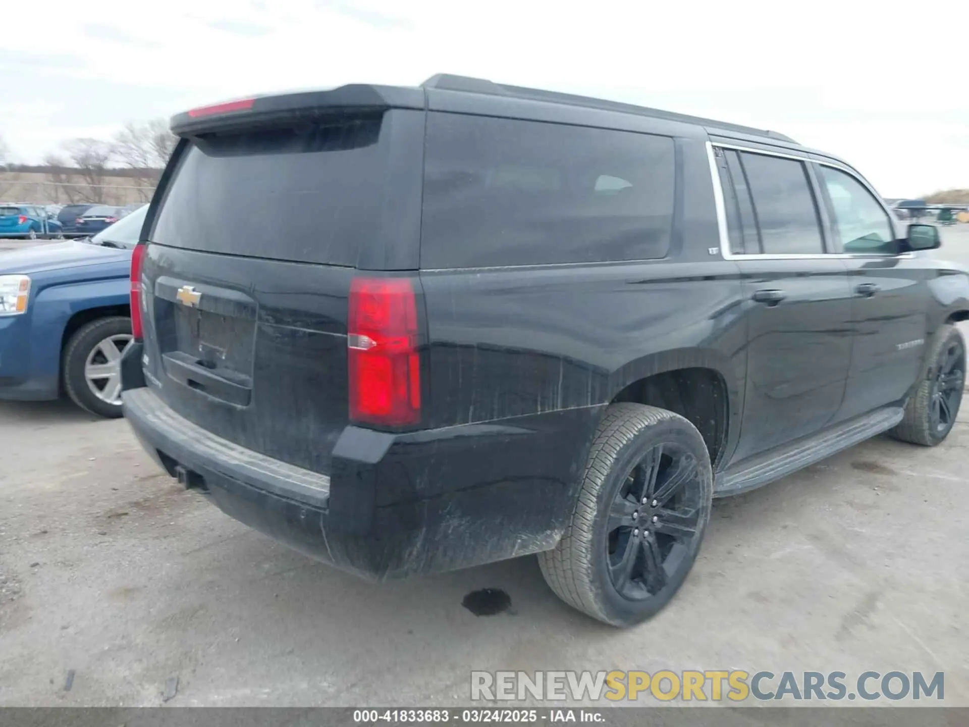 4 fotografías del automóvil dañado 1GNSKHKC7KR192984 CHEVROLET SUBURBAN 2019