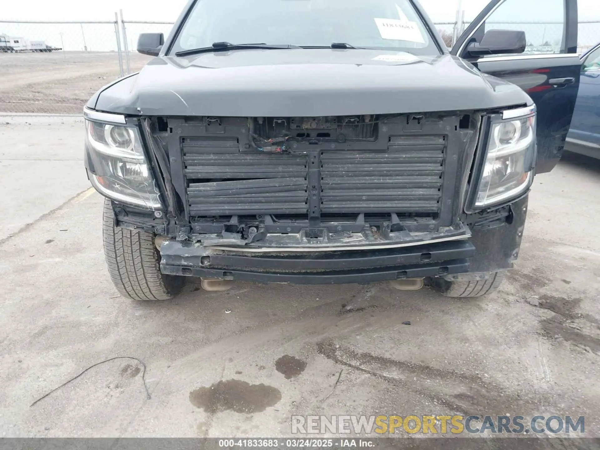 6 fotografías del automóvil dañado 1GNSKHKC7KR192984 CHEVROLET SUBURBAN 2019
