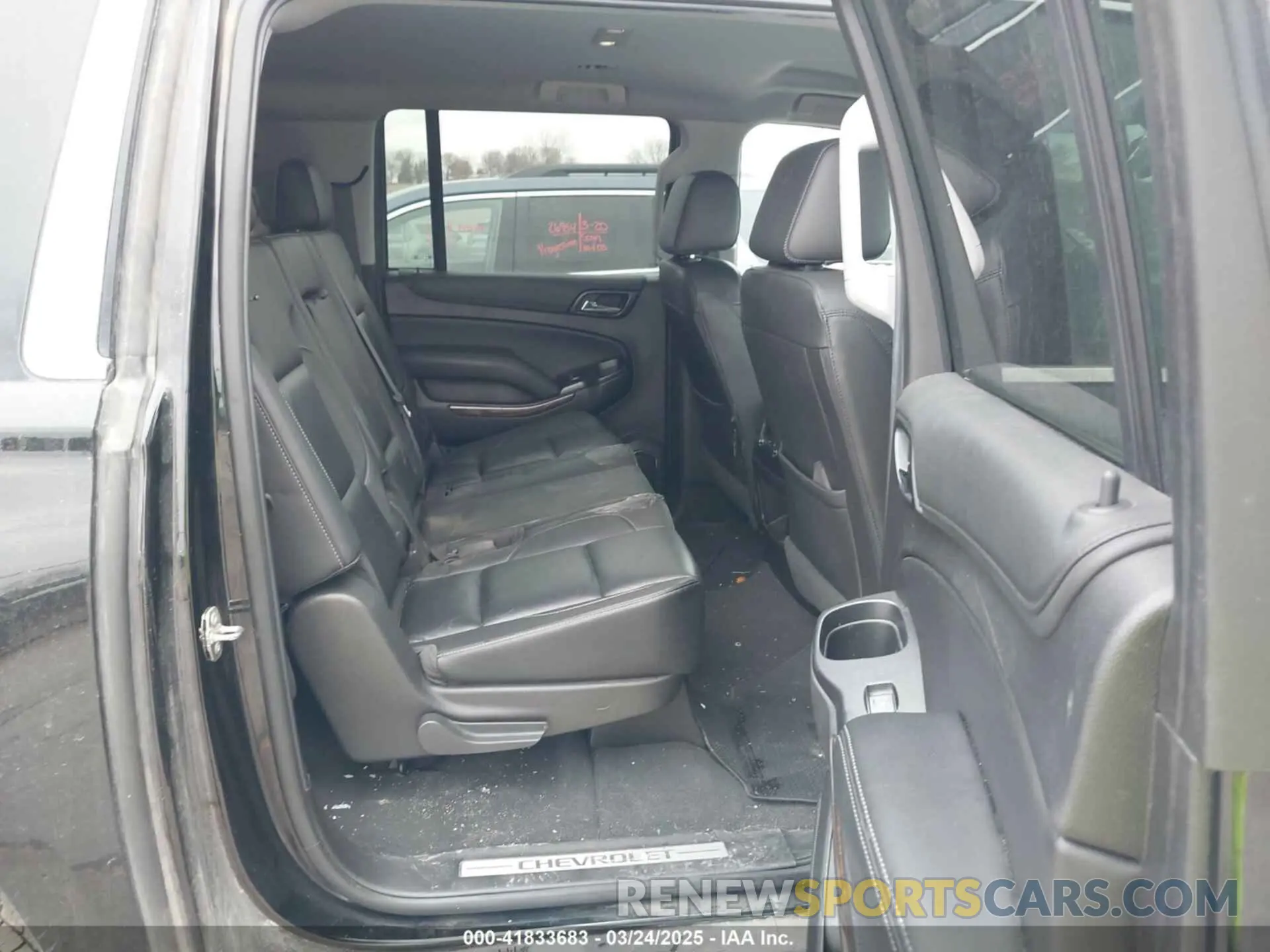 8 fotografías del automóvil dañado 1GNSKHKC7KR192984 CHEVROLET SUBURBAN 2019