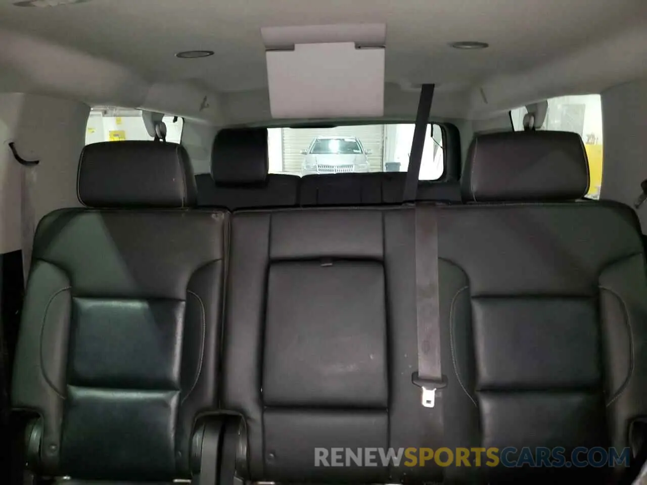 10 fotografías del automóvil dañado 1GNSKHKC7KR234280 CHEVROLET SUBURBAN 2019