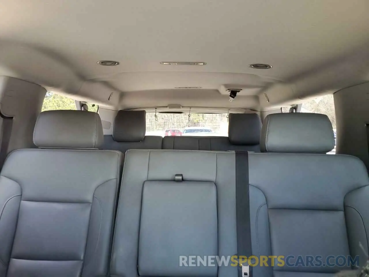 10 fotografías del automóvil dañado 1GNSKHKC7KR384860 CHEVROLET SUBURBAN 2019