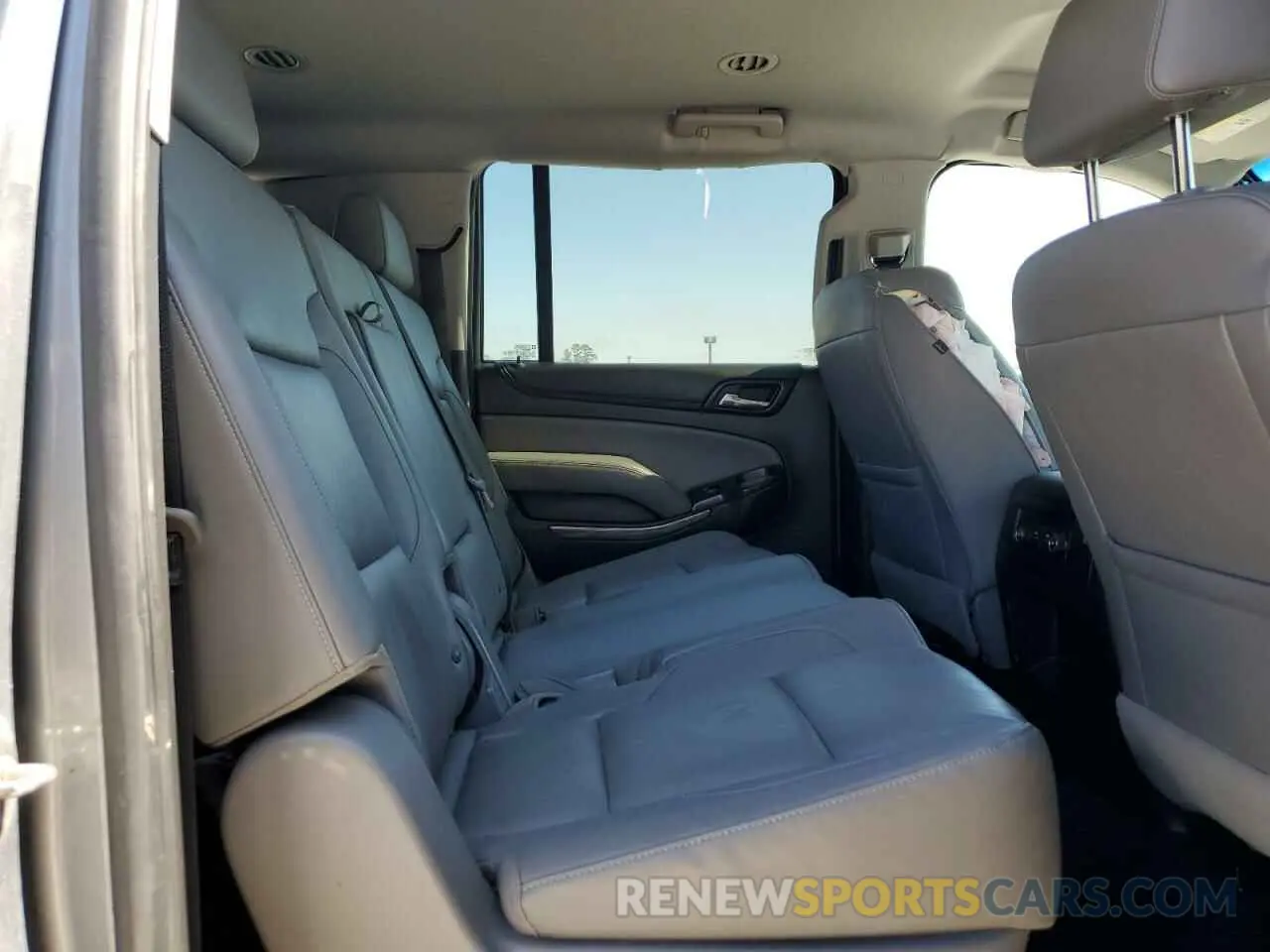 11 fotografías del automóvil dañado 1GNSKHKC7KR384860 CHEVROLET SUBURBAN 2019