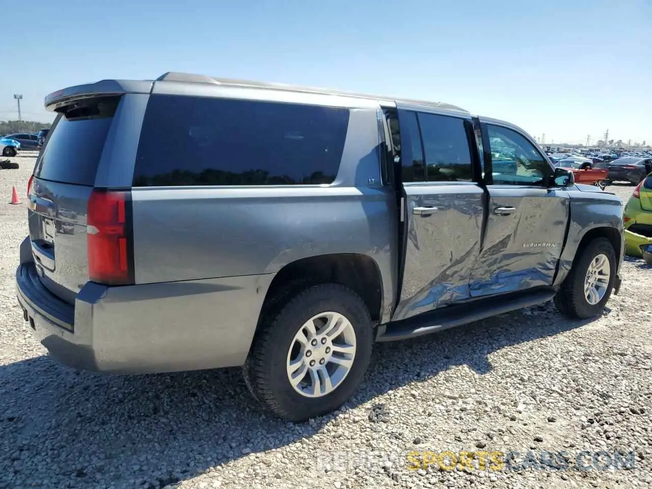 3 fotografías del automóvil dañado 1GNSKHKC7KR384860 CHEVROLET SUBURBAN 2019