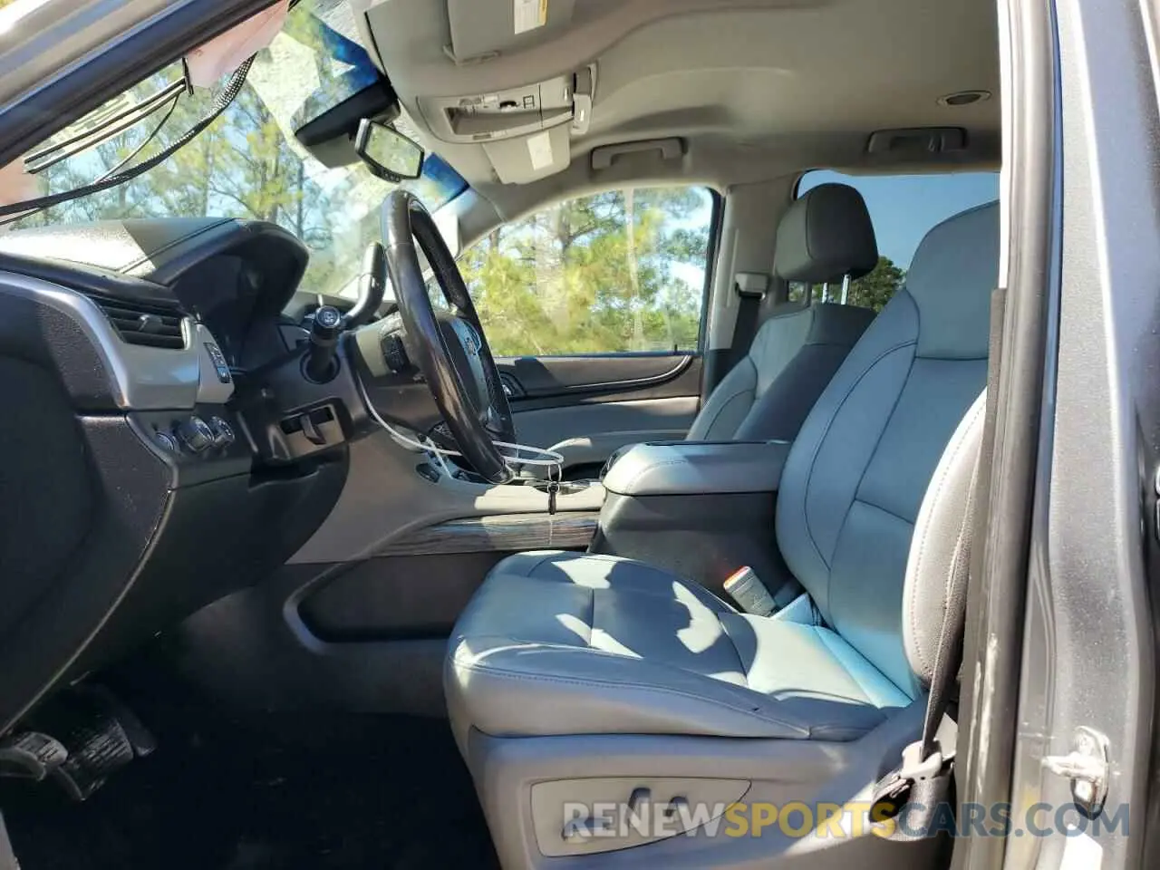 7 fotografías del automóvil dañado 1GNSKHKC7KR384860 CHEVROLET SUBURBAN 2019