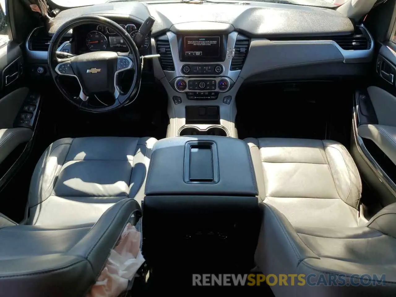 8 fotografías del automóvil dañado 1GNSKHKC7KR384860 CHEVROLET SUBURBAN 2019