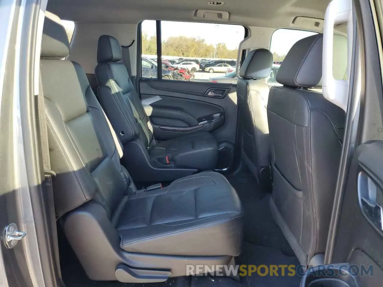 11 fotografías del automóvil dañado 1GNSKHKC8KR167205 CHEVROLET SUBURBAN 2019