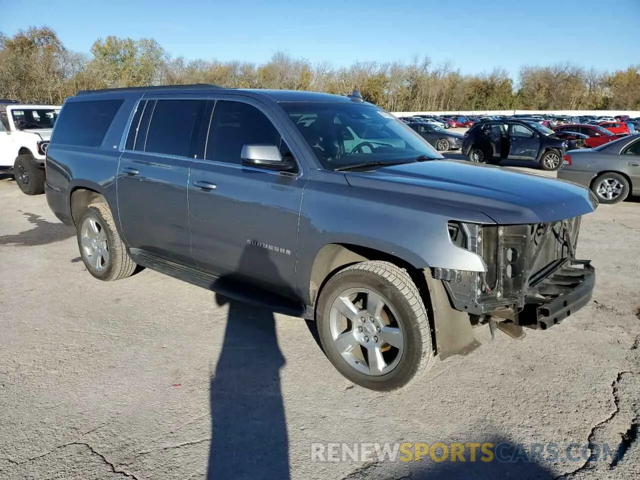 4 fotografías del automóvil dañado 1GNSKHKC8KR167205 CHEVROLET SUBURBAN 2019