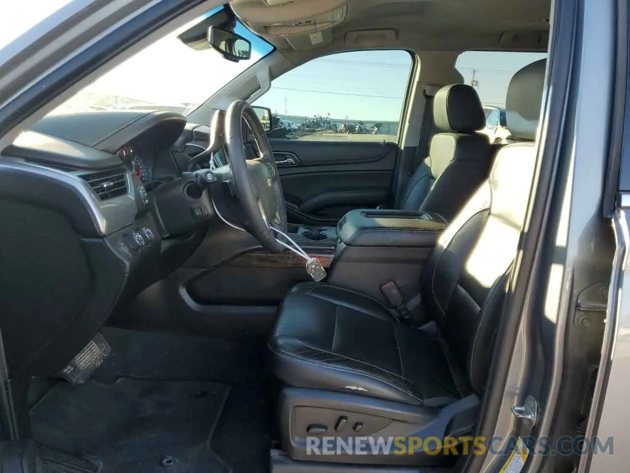 7 fotografías del automóvil dañado 1GNSKHKC8KR167205 CHEVROLET SUBURBAN 2019