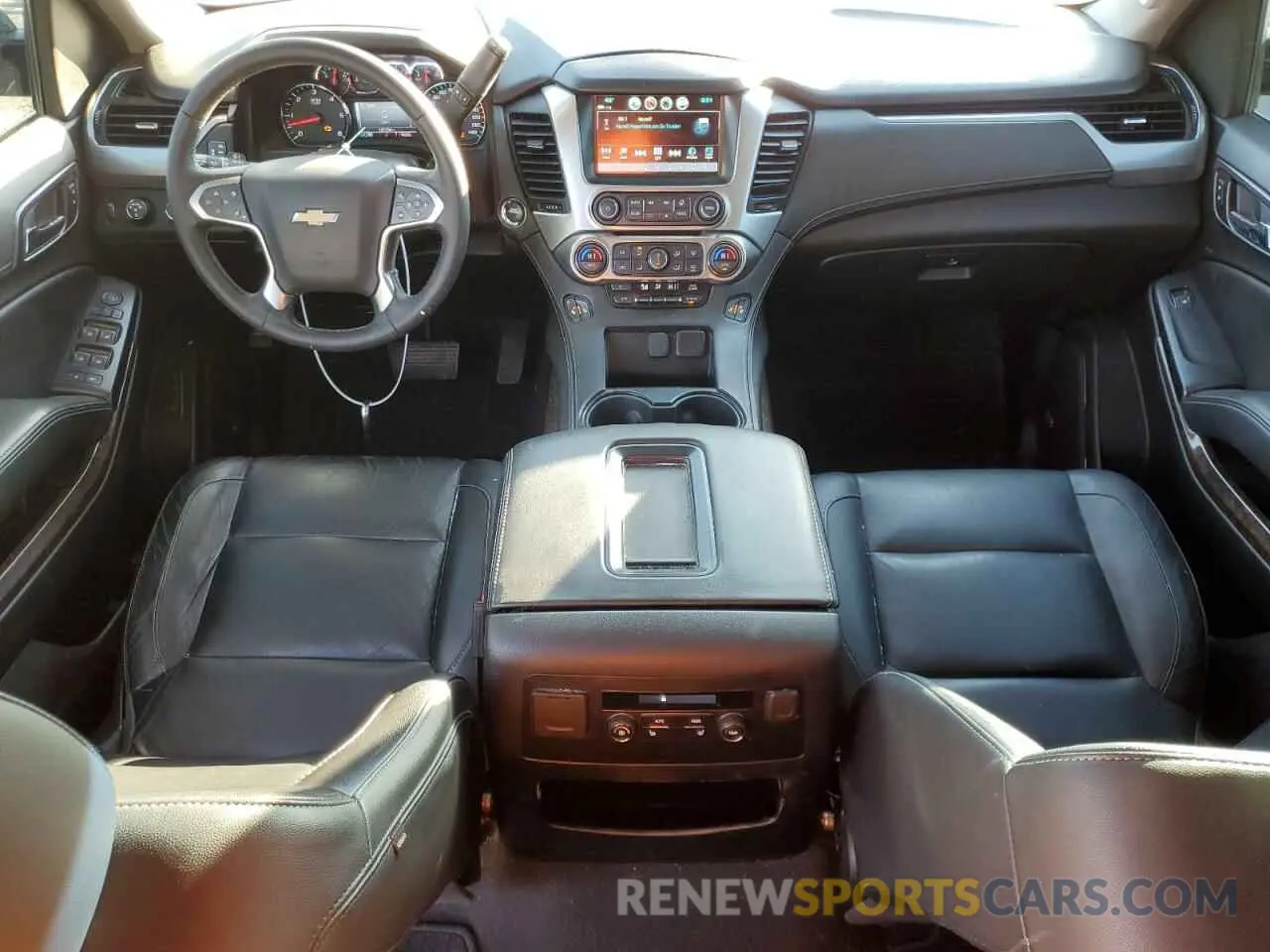 8 fotografías del automóvil dañado 1GNSKHKC8KR167205 CHEVROLET SUBURBAN 2019