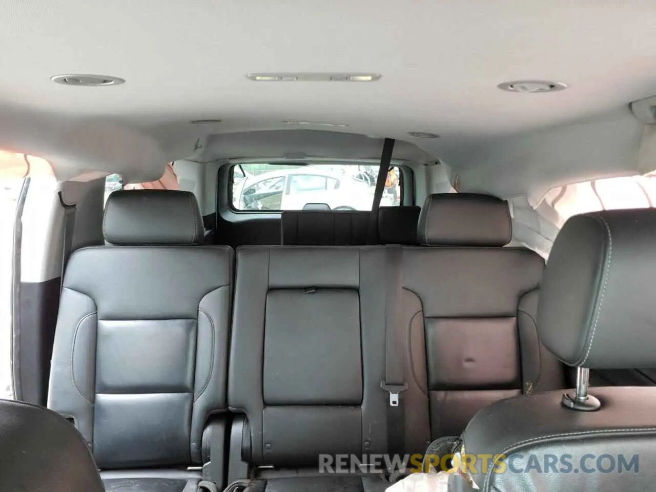 10 fotografías del automóvil dañado 1GNSKHKC9KR186216 CHEVROLET SUBURBAN 2019