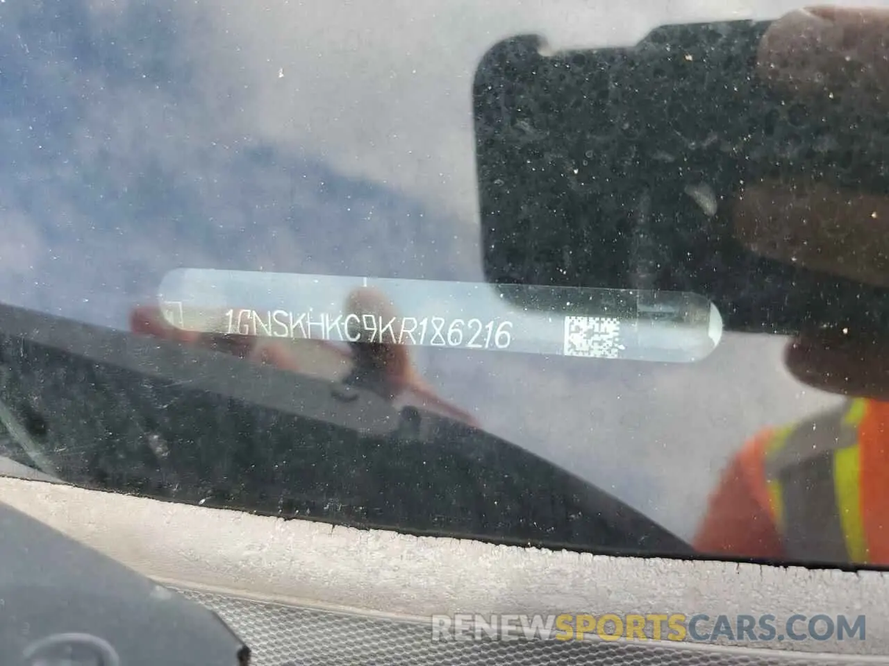 14 fotografías del automóvil dañado 1GNSKHKC9KR186216 CHEVROLET SUBURBAN 2019