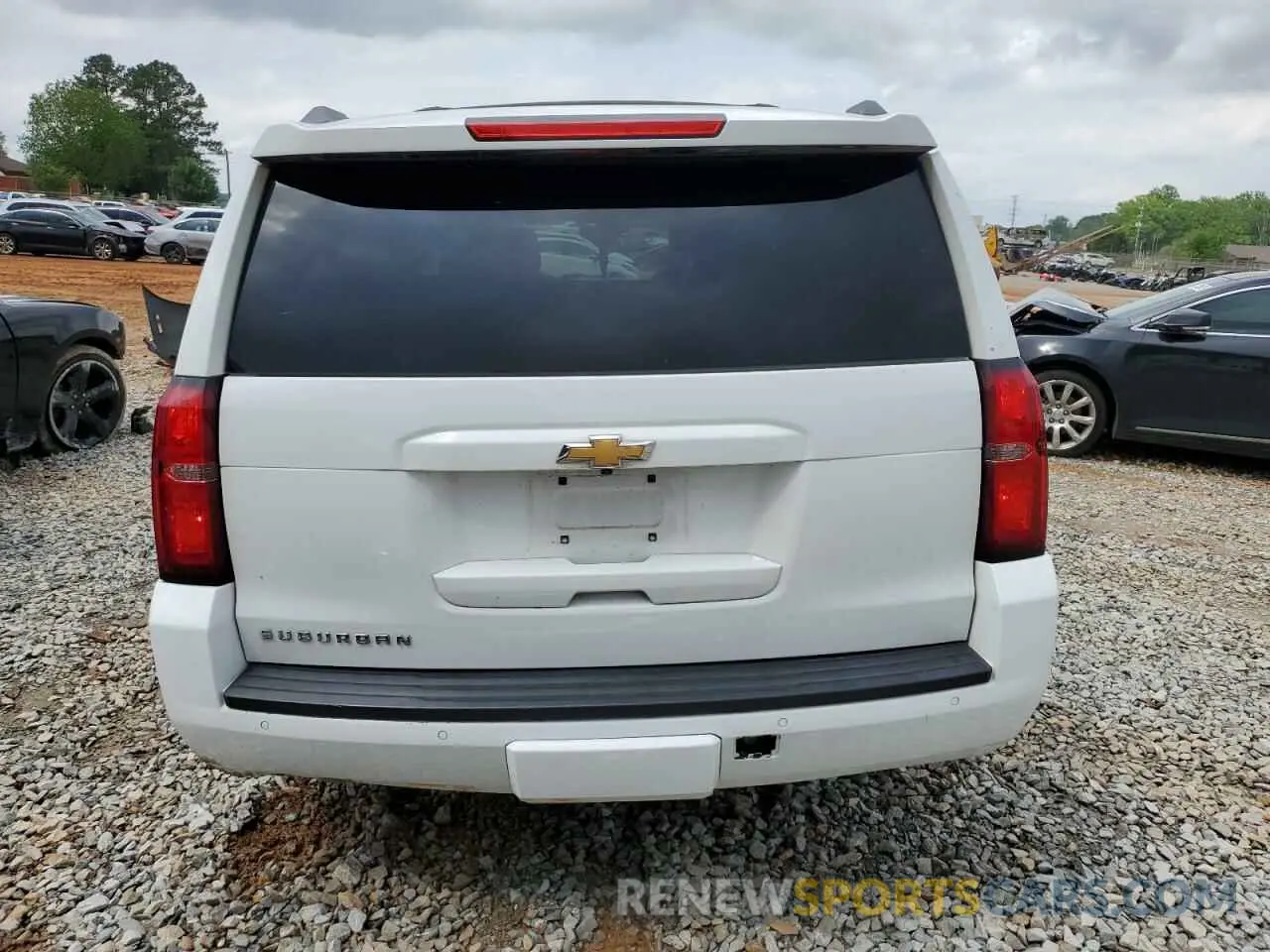 6 fotografías del automóvil dañado 1GNSKHKC9KR186216 CHEVROLET SUBURBAN 2019