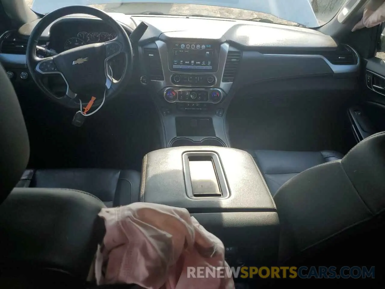 8 fotografías del automóvil dañado 1GNSKHKC9KR309268 CHEVROLET SUBURBAN 2019