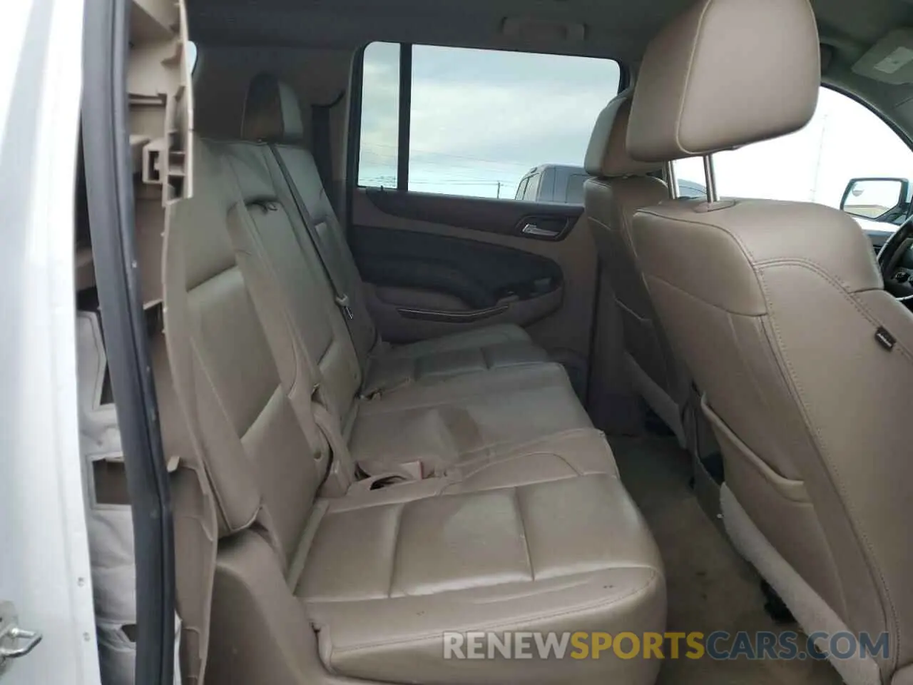 12 fotografías del automóvil dañado 1GNSKHKCXKR119530 CHEVROLET SUBURBAN 2019
