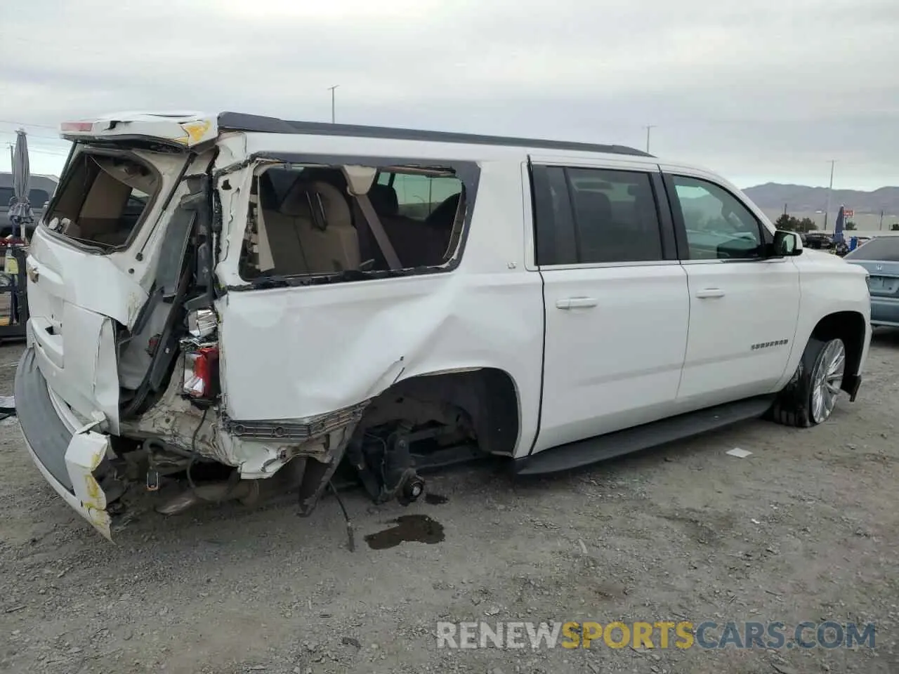 3 fotografías del automóvil dañado 1GNSKHKCXKR119530 CHEVROLET SUBURBAN 2019