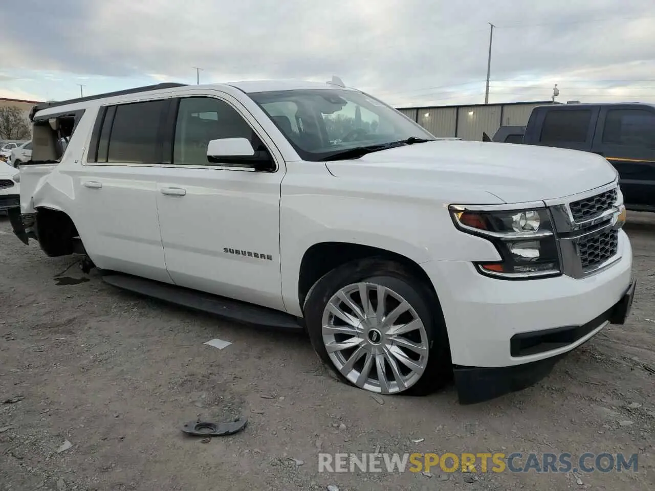 4 fotografías del automóvil dañado 1GNSKHKCXKR119530 CHEVROLET SUBURBAN 2019