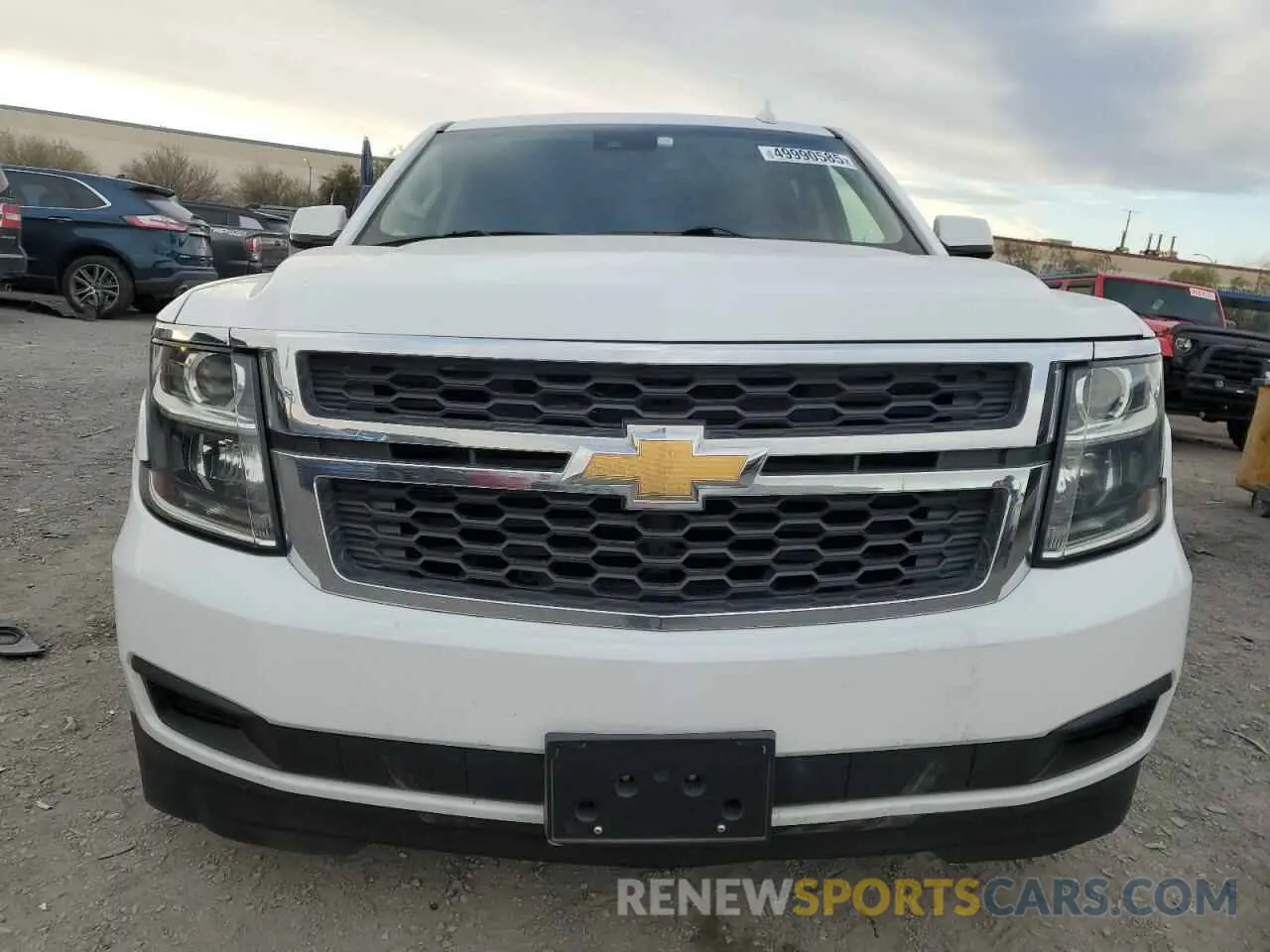 5 fotografías del automóvil dañado 1GNSKHKCXKR119530 CHEVROLET SUBURBAN 2019